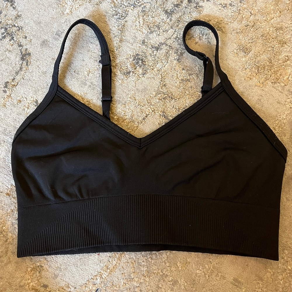 Lululemon Ebb to Street Bra Size 6
